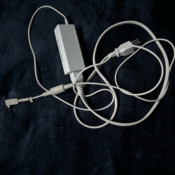 Acer Chromebook 13 used white - Picture 4 of 4